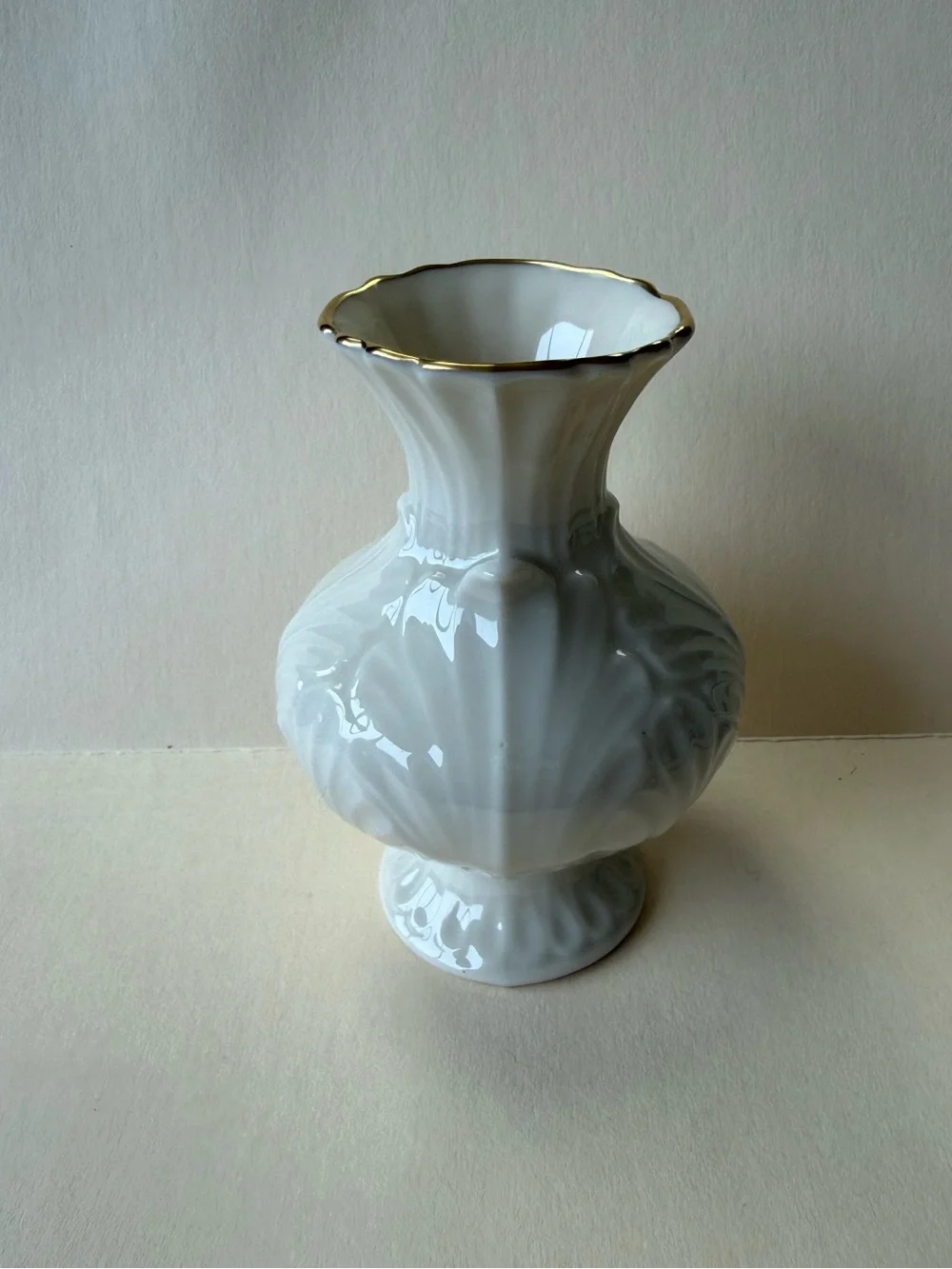 Vintage Lenox 24K Gold Trim Elfin Collector Leaf Pattern USA Bud Vase.